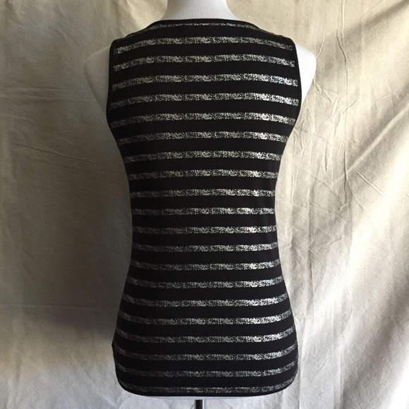 ❗️2 for $10❗️F21 Black & Sliver Striped Tank - Picture 3 of 5